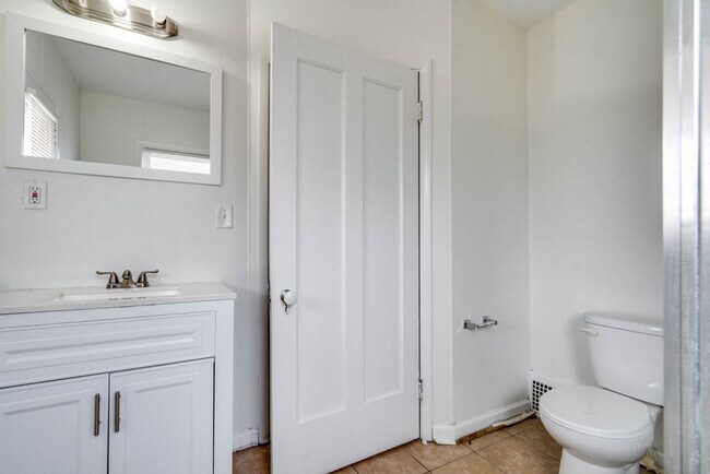 Building Photo - Charming University Heights Single Family ...