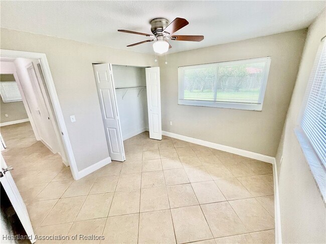 Building Photo - 1409 Palm Way