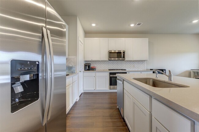 Building Photo - 6607 Arabella Lakes Dr