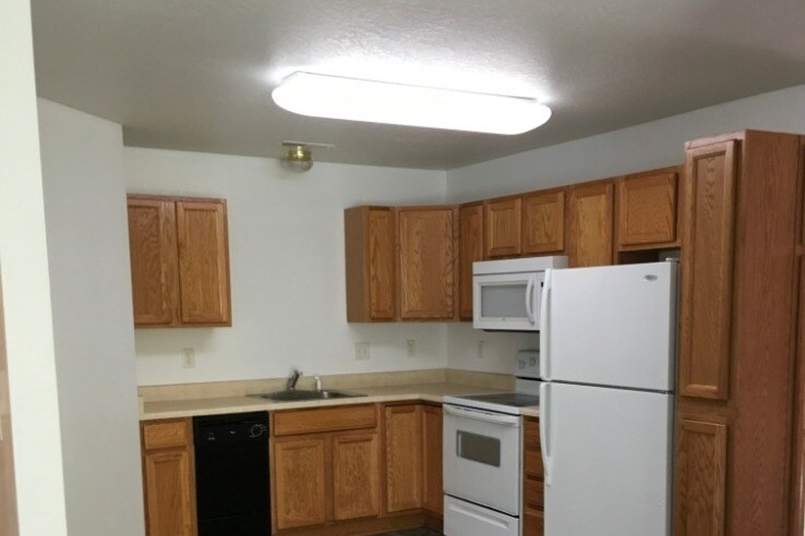 Building Photo - 211 W Mill St