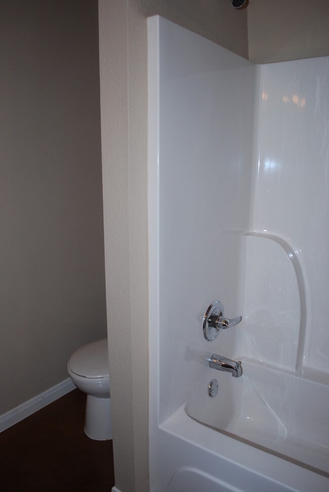 Building Photo - 1510 Dakota Ter