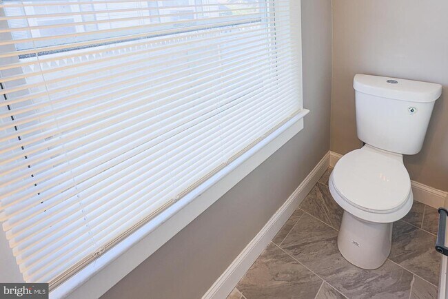 Building Photo - 3803 Cedardale Rd