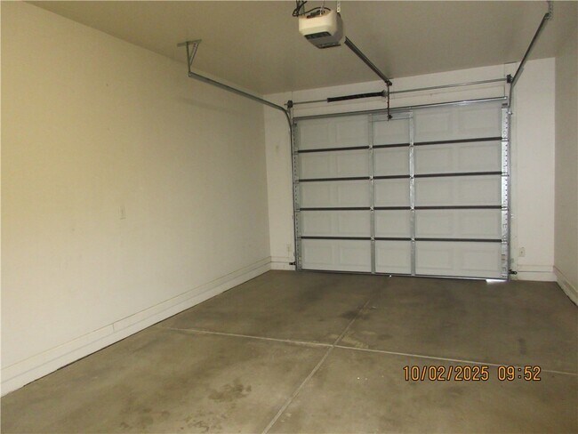 Building Photo - 3560 N Bond St