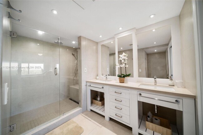 Building Photo - 155 Ocean Ln Dr