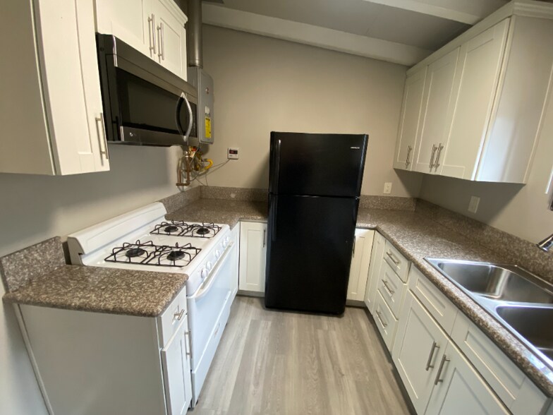 Building Photo - 2916 W Century Blvd