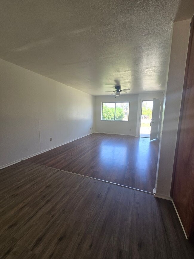 Building Photo - 3 Br 1 Ba available now