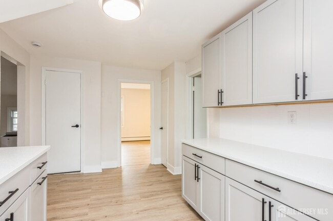 Building Photo - 176 Manalapan Rd