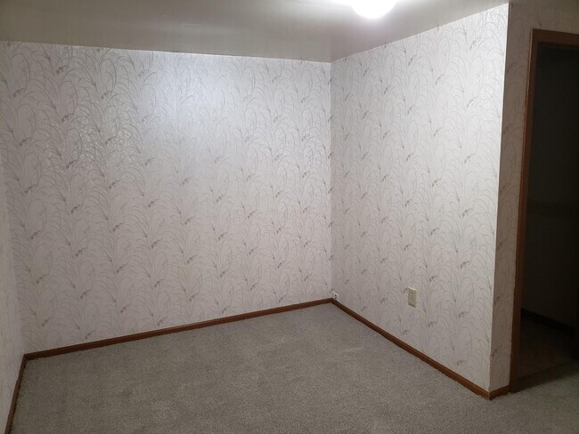 Building Photo - 7900 Barkwood Dr