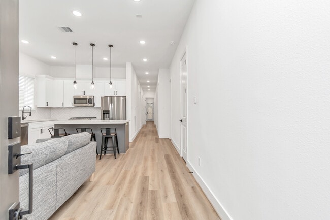 Building Photo - 3613 Rosalie St