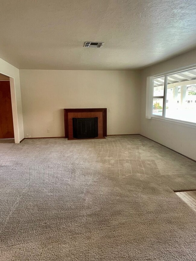 Building Photo - Just reduced!