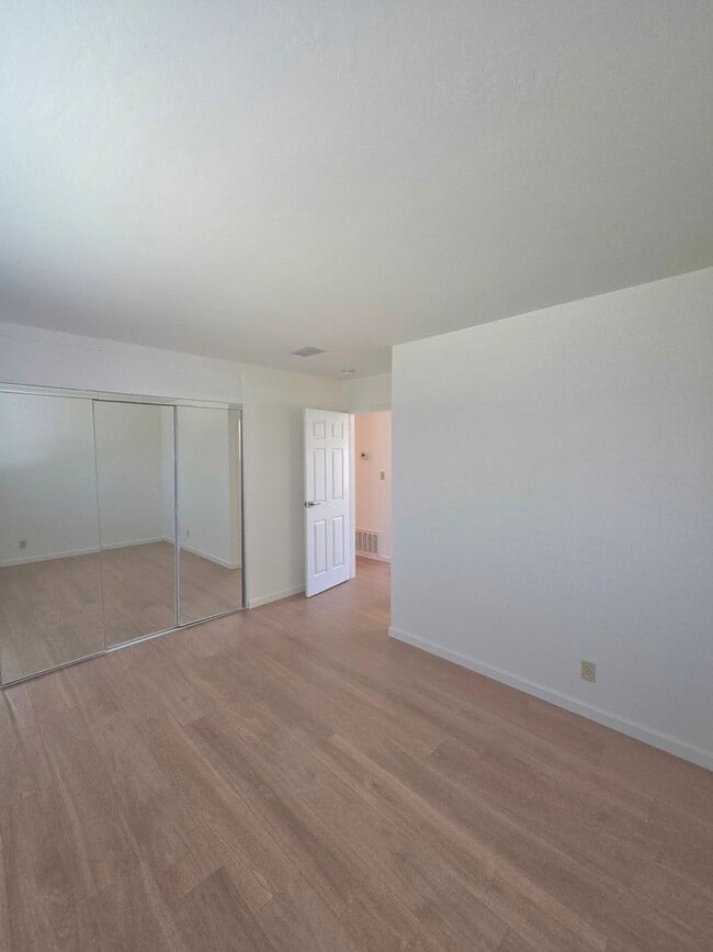 Building Photo - 2965 Millar Ave