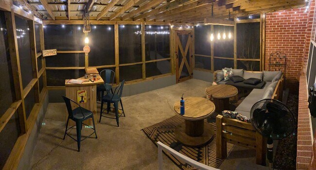 Building Photo - Furnished 3 Bed 2 Bath Home Near NAS Pensacola