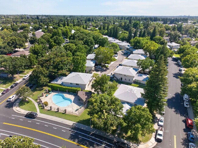Building Photo - Charming 2-Bed Condo Retreat in Citrus Heights