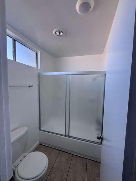 Building Photo - 215 N Belmont St