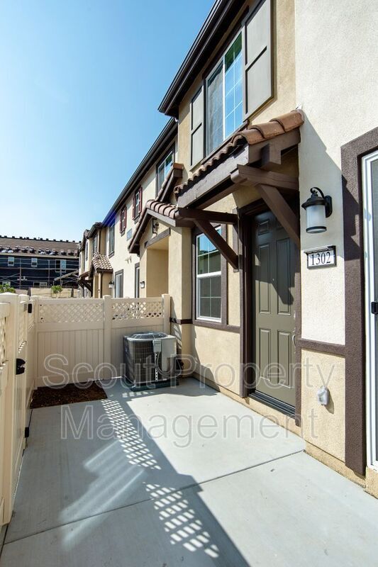 Building Photo - 24131 Tuscany Ave