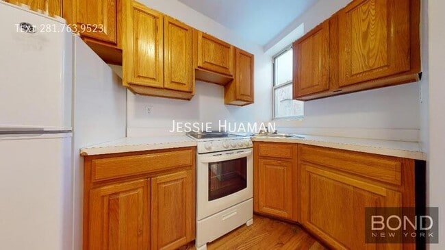 Building Photo - 26 King St