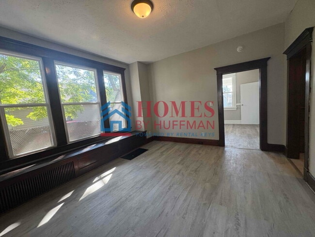 Building Photo - Five Bedroom House | 2 Full Bath | Move In...
