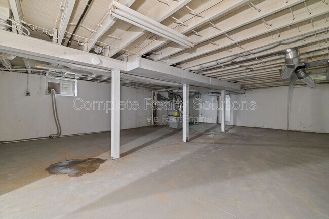 Building Photo - 7109 Eugene Ave