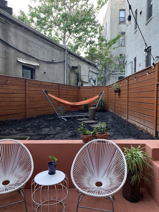 Building Photo - 238 Saint James Pl