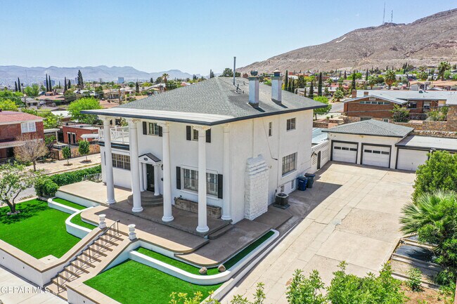 Building Photo - 1701 Elm St