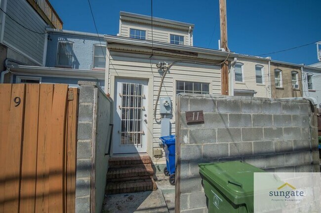 Building Photo - 11 N Streeper St