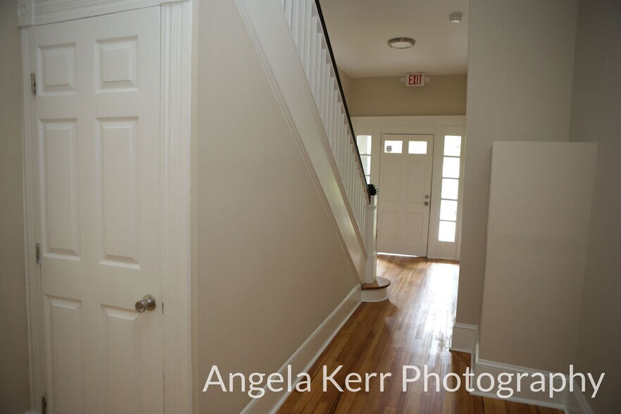 Building Photo - 630 Joyner St