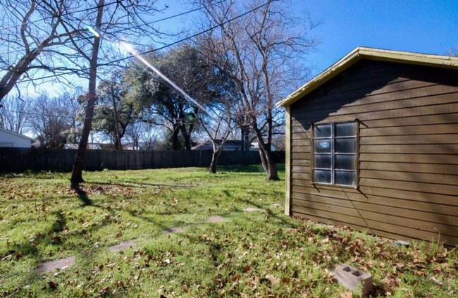 Building Photo - 1950's San Marcos Bungalow