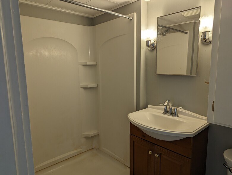 Bathroom - 23 N Main St