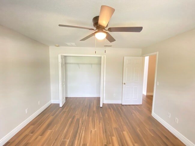 Building Photo - 15353 Perdido Dr