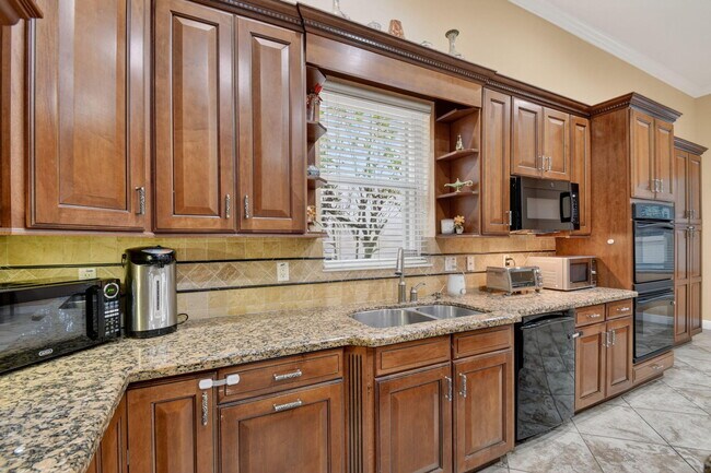 Building Photo - 10247 Isle Wynd Ct