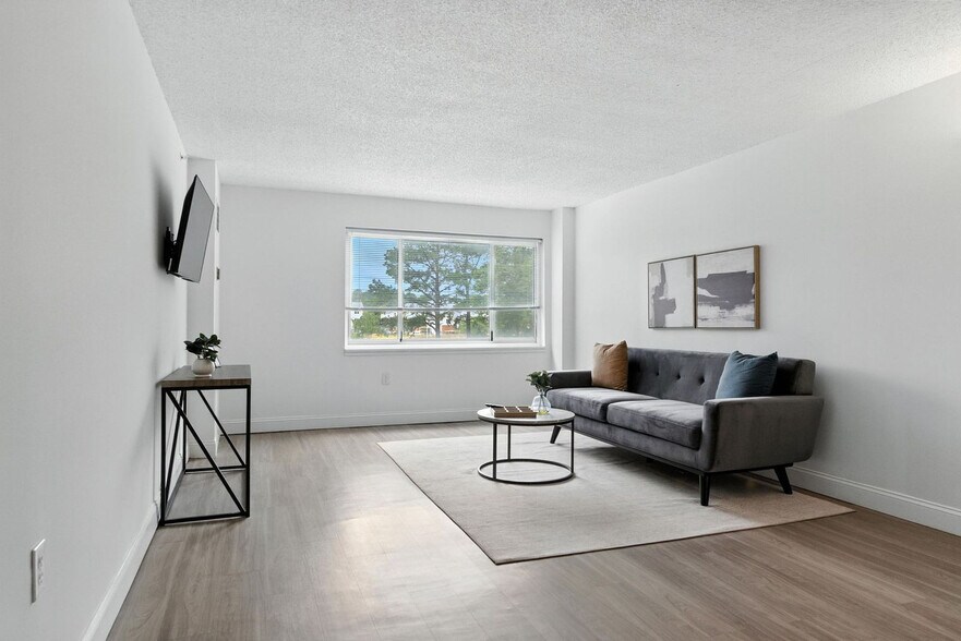 Building Photo - 1711 Bellevue Ave