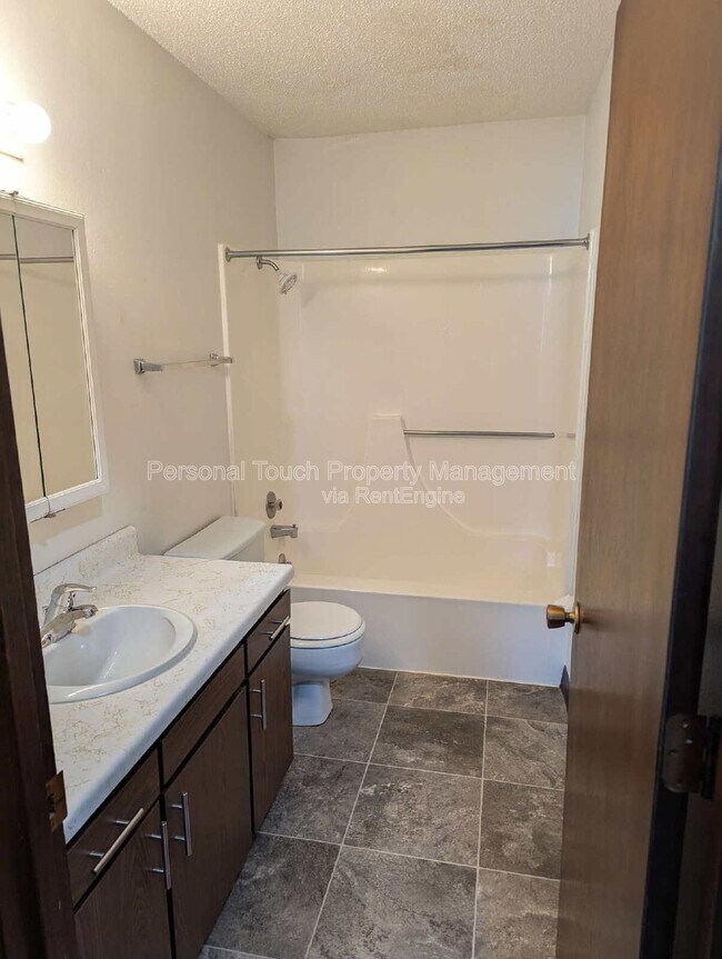 Building Photo - 180 1st St