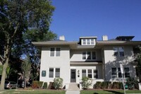 Building Photo - 3132 N Shepard Ave
