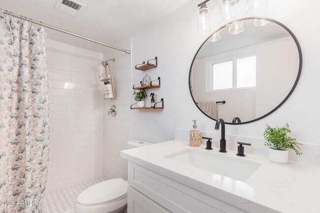 Building Photo - 2529 E Commonwealth Cir