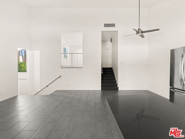 Building Photo - 1472 S Camino Real