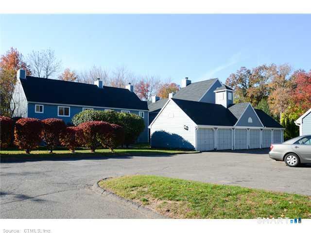 Building Photo - 26 Farmington Meadow Dr