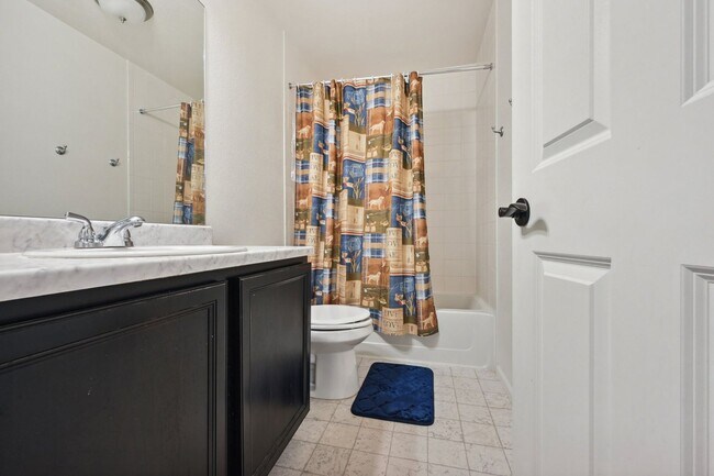 Building Photo - 3 Bedroom Single Family in Denver