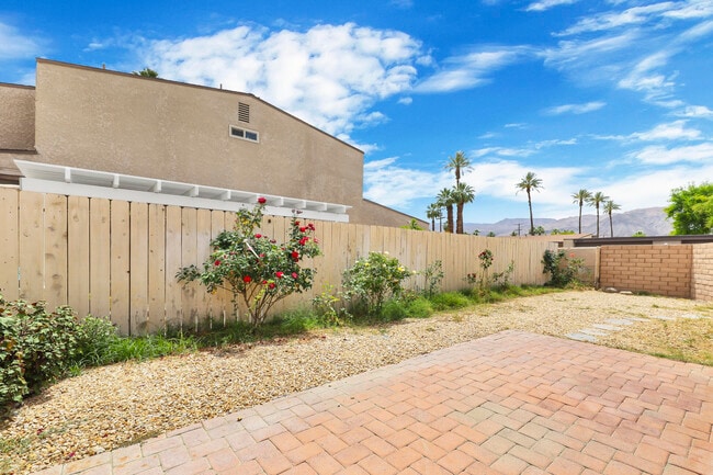 Building Photo - 74237 Catalina Way