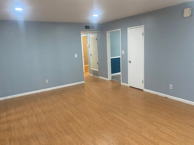 Building Photo - *Wait list full- Currently not accepting applications* Lovely home near Mt. Whitney High School