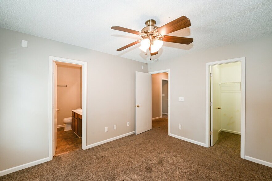 Building Photo - 5880 Mahogany Pl SW