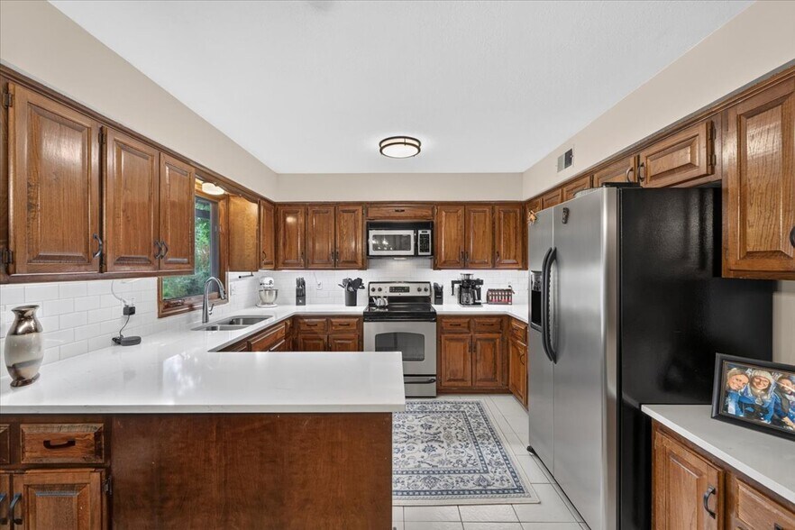 Building Photo - 9002 Swarner