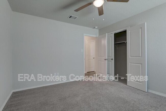 Building Photo - 242 Holland Pk