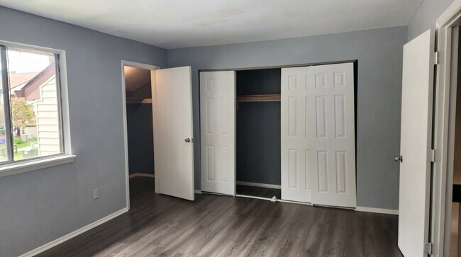 Building Photo - 2530 Cottonwood Ct