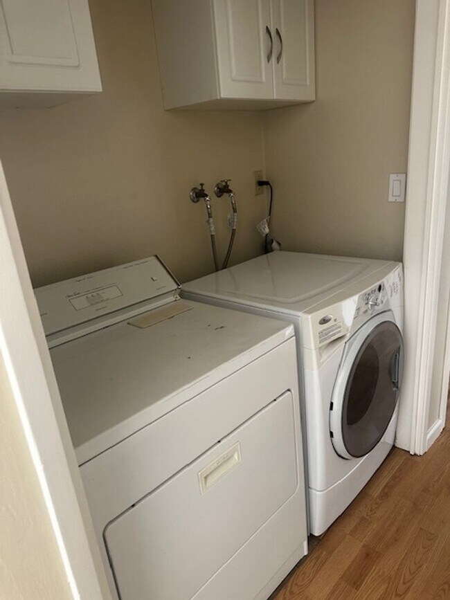 Building Photo - Beautifully remodeled 2 bedroom & 1 bath unit in the heart of Concord