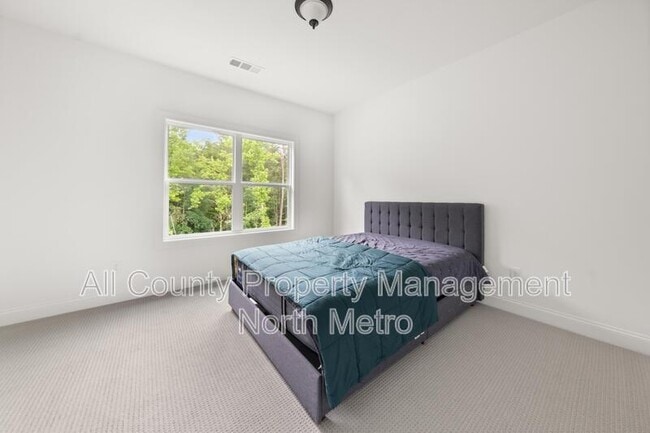 Building Photo - 382 Tillman Pass