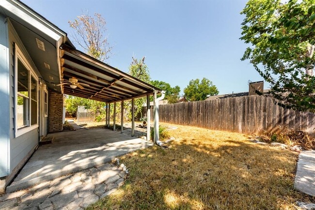 Building Photo - 1202 Wroxton Way