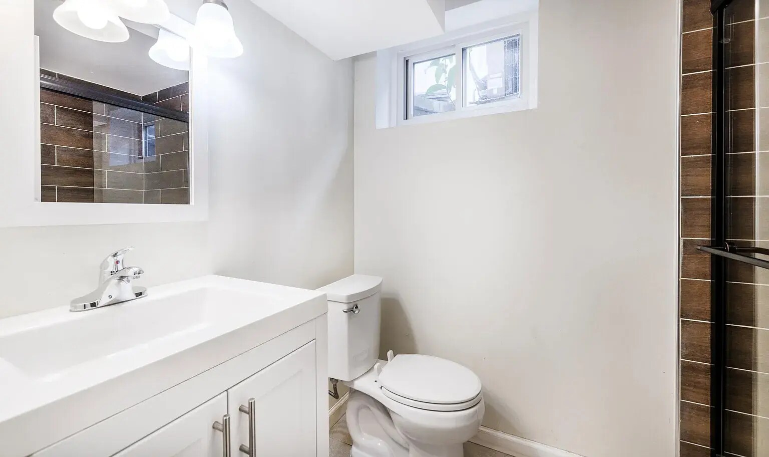 Downstaits Bathroom - 129 Fleetwood Ter