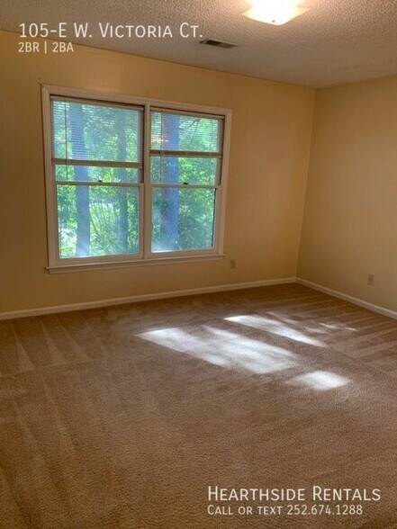 Building Photo - 105-E W Victoria Ct