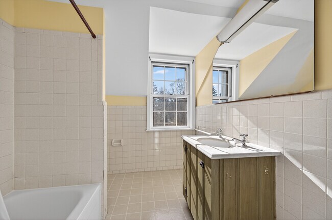 Building Photo - 4 Park View Terrace