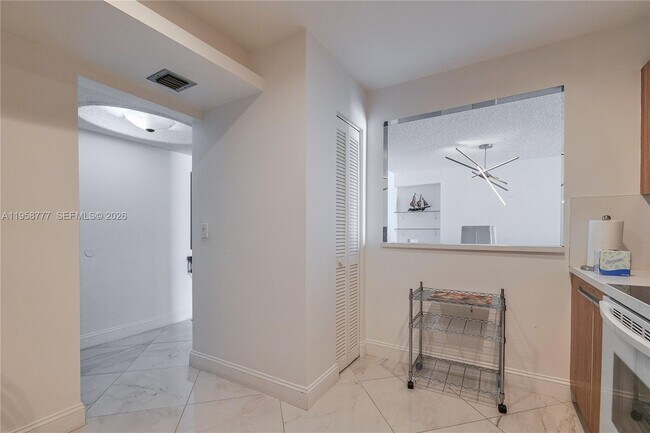 Building Photo - 2401 S Ocean Dr